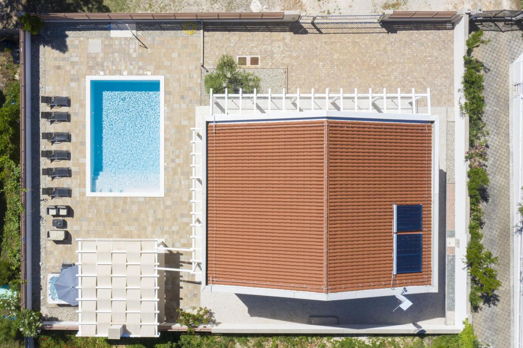 Villa Olivia - New And Modern House With Pool, Souna, Jacuzzi & Playground, Liznjan - Istra Buitenkant foto