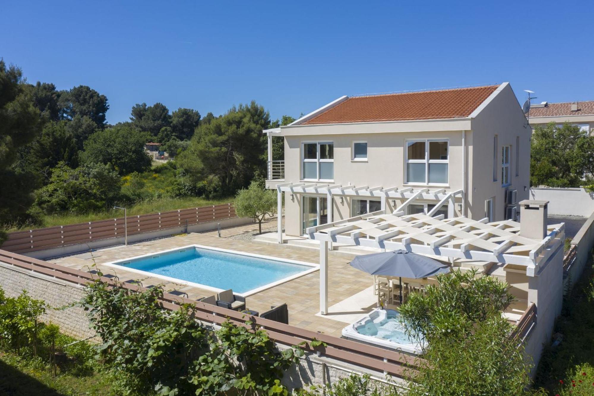 Villa Olivia - New And Modern House With Pool, Souna, Jacuzzi & Playground, Liznjan - Istra Buitenkant foto