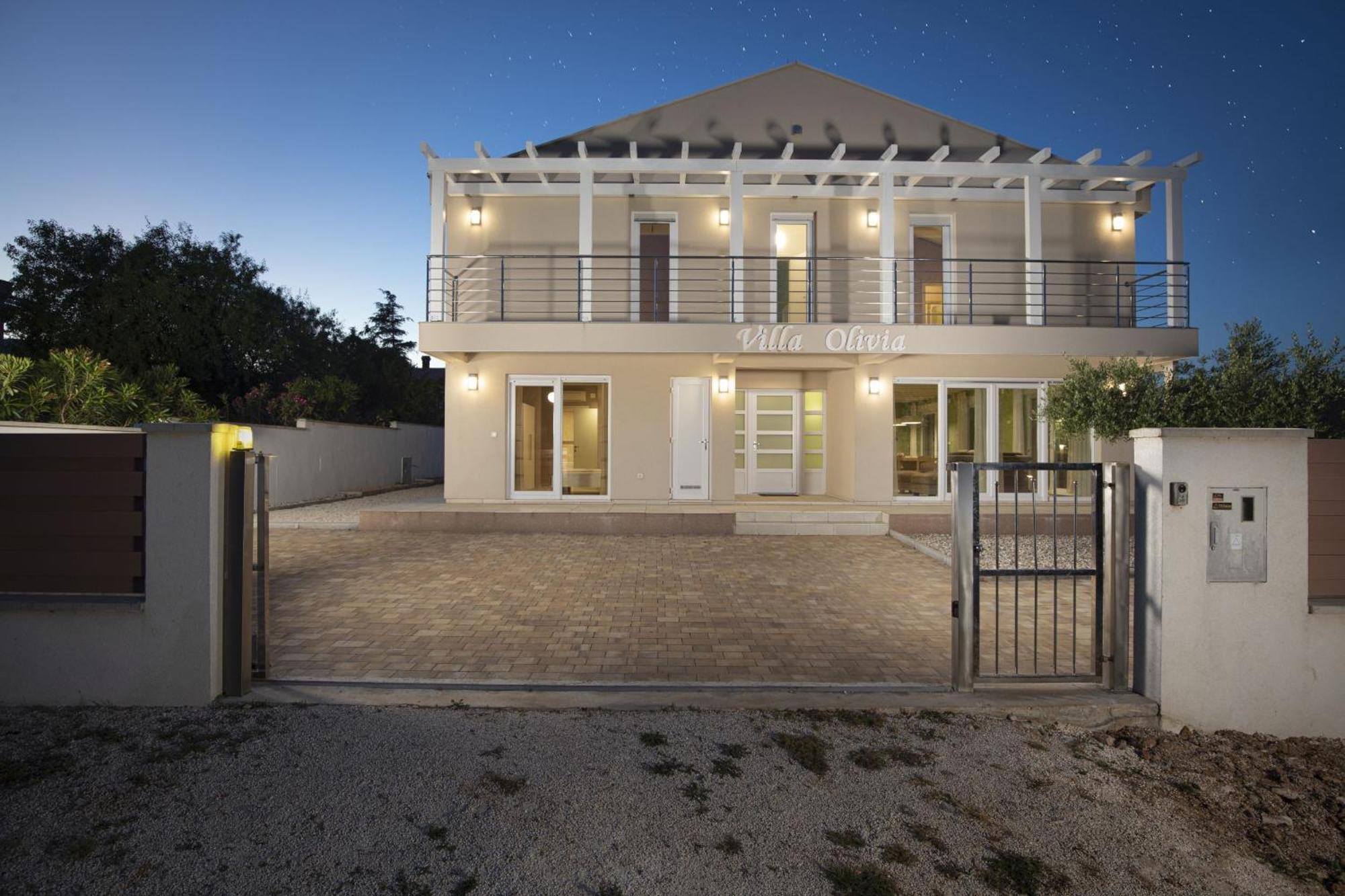 Villa Olivia - New And Modern House With Pool, Souna, Jacuzzi & Playground, Liznjan - Istra Buitenkant foto