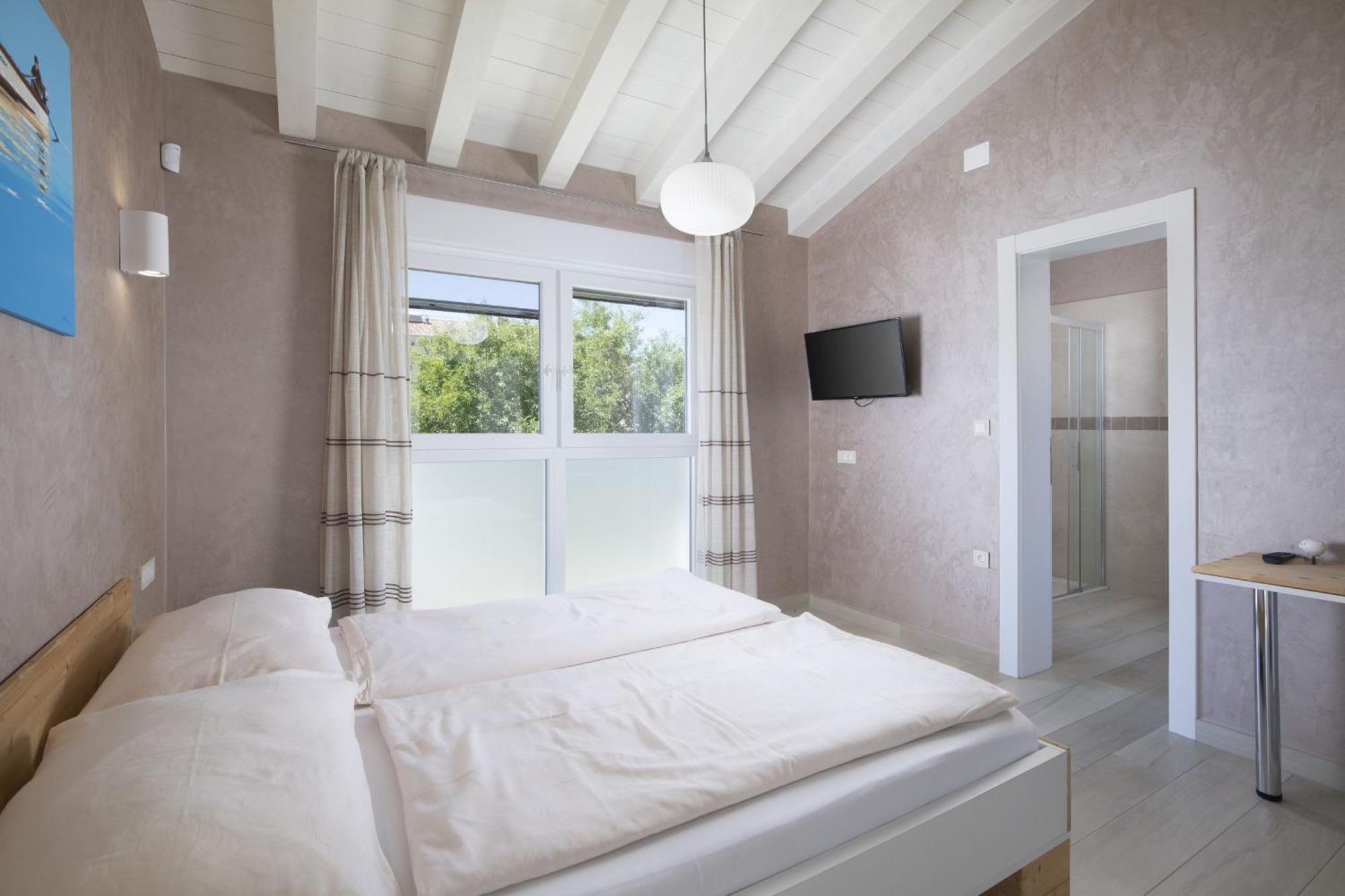Villa Olivia - New And Modern House With Pool, Souna, Jacuzzi & Playground, Liznjan - Istra Buitenkant foto