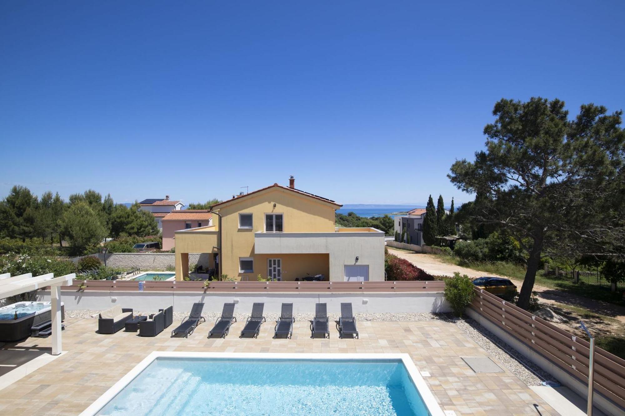 Villa Olivia - New And Modern House With Pool, Souna, Jacuzzi & Playground, Liznjan - Istra Buitenkant foto