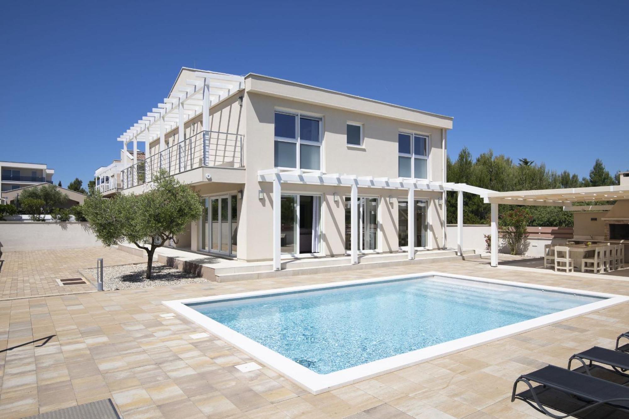Villa Olivia - New And Modern House With Pool, Souna, Jacuzzi & Playground, Liznjan - Istra Buitenkant foto
