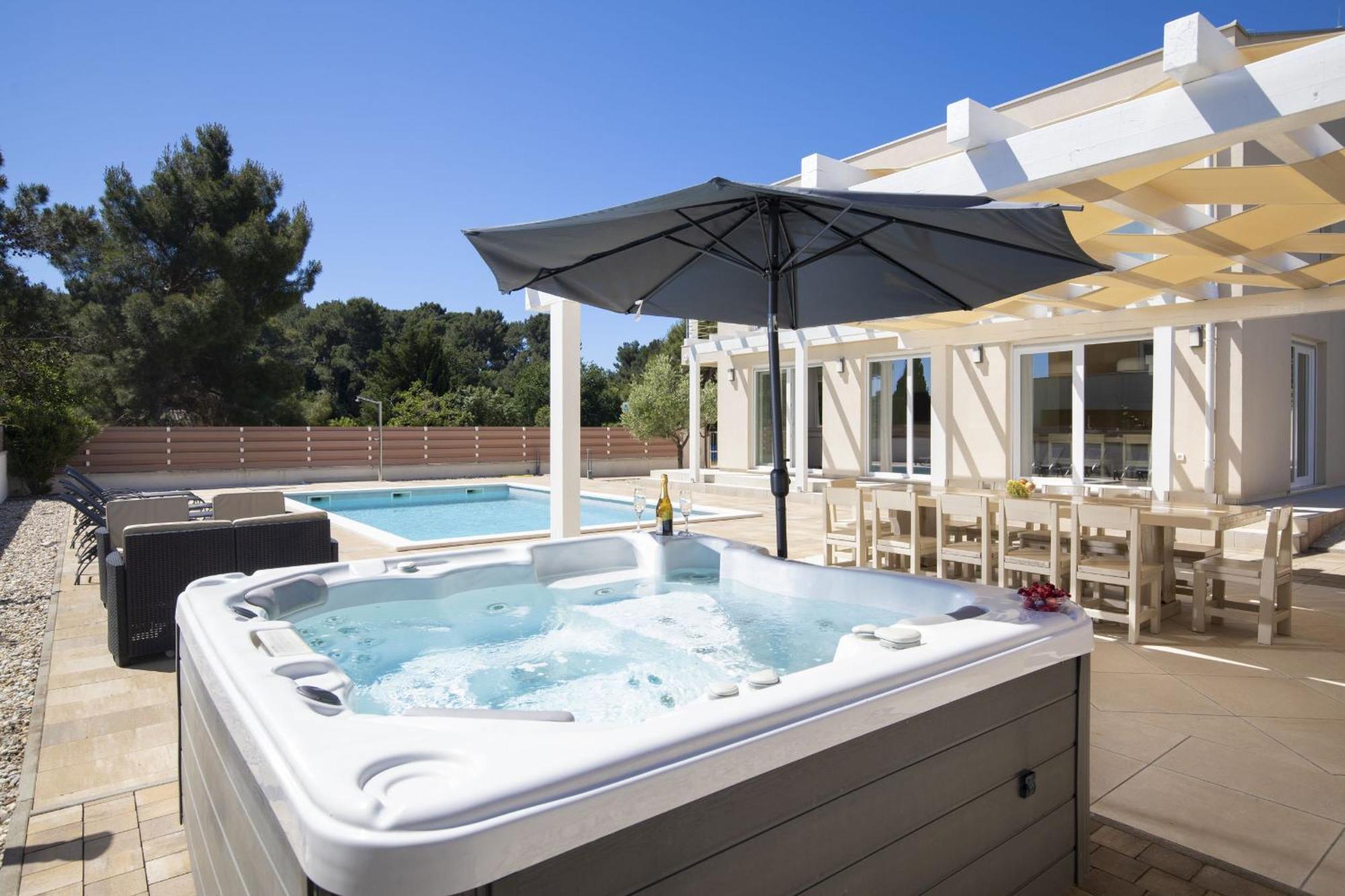 Villa Olivia - New And Modern House With Pool, Souna, Jacuzzi & Playground, Liznjan - Istra Buitenkant foto
